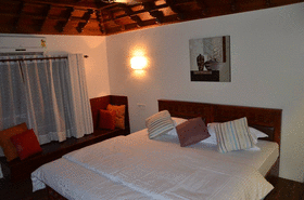 3 bed room premium houseboat